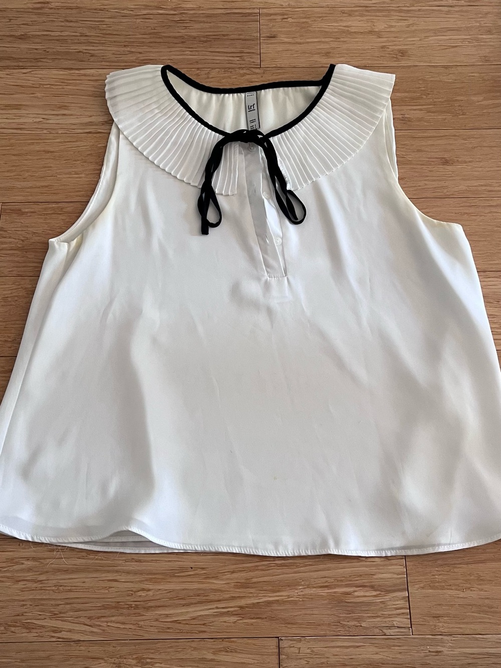 Pleated Collar Sleeveless Top with Black Trim - White